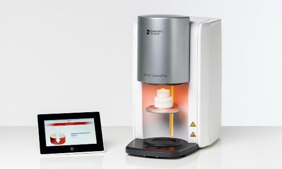 Sintering a crown with CEREC SpeedFire