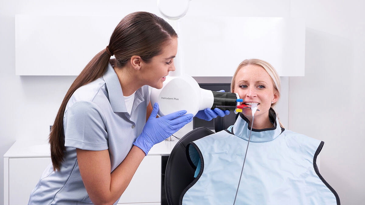 Plaatsing door mondhygiënist met behulp van het Rinn-houdersysteem